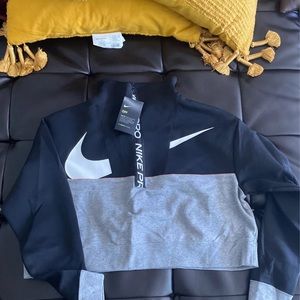 Nike pullover size M